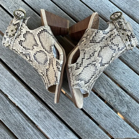 NWOT BareTraps Reining Faux Snakeskin Bootie Sandals Women’s size 8 - Picture 6 of 16